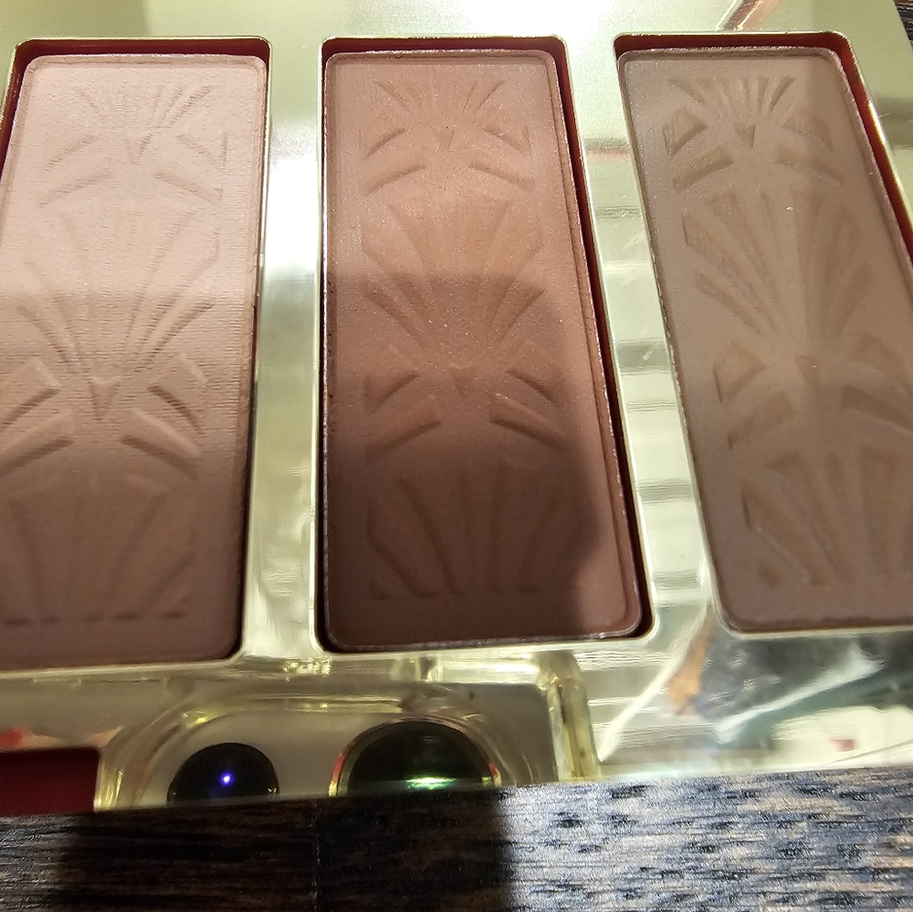 Estee Lauder Makeup Bundle Eyeshadow Lipstick and Lip Gloss - Picture 7 of 10